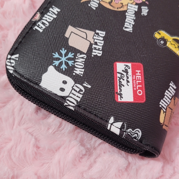 F•R•I•E•N•D•S Wallet. Zip-Around. - Picture 9 of 12